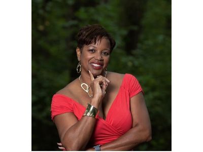 Read the 32-Year JA Volunteer Cultivates her Passions for Education and Entrepreneurship