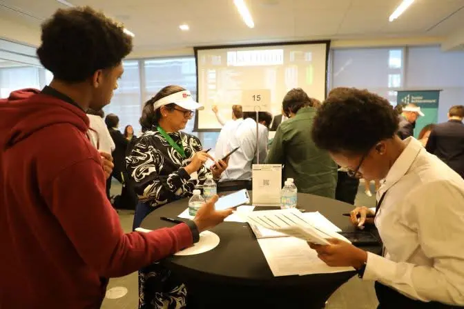 People participating in the stock market challenge